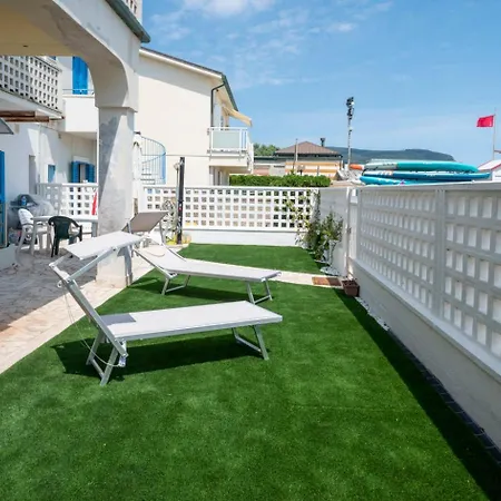 M407 - Marcelli, Trilocale Direttamente Sul Mare Apartman *